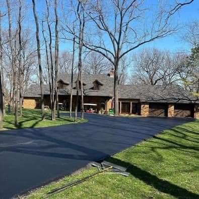 Freshly paved asphalt driveway by Caton Asphalt in Tulsa, Oklahoma